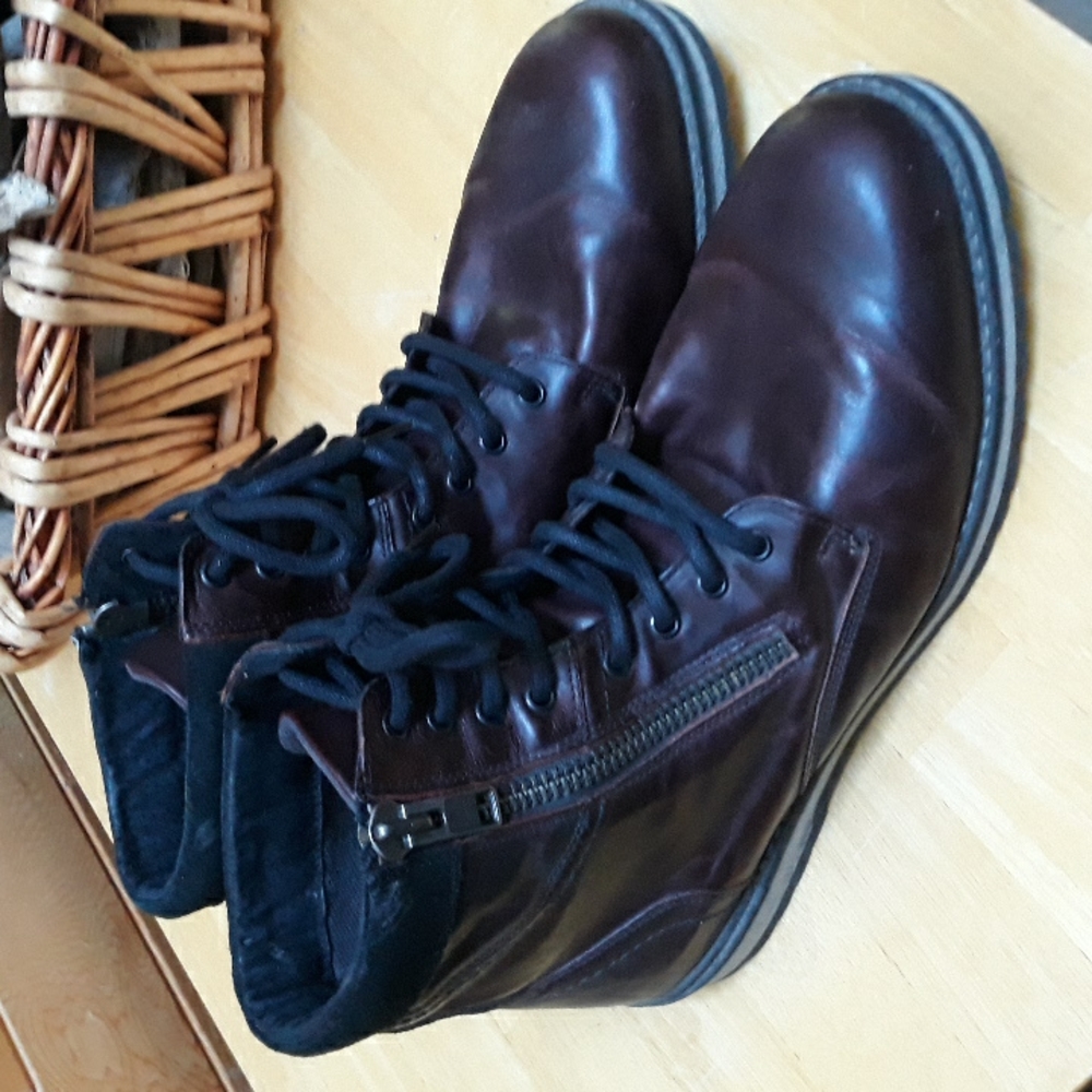 Leather boot - Picture 2 of 5